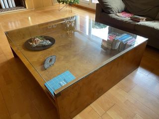 Mesa de centro de madera de raíz  y cristal