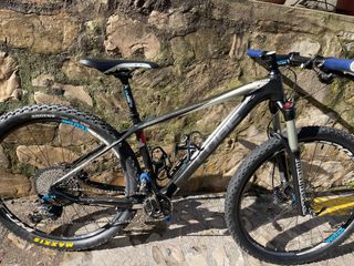 Bicicleta Cube Carbono Reaction