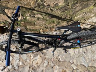 Bicicleta Cube Carbono Reaction