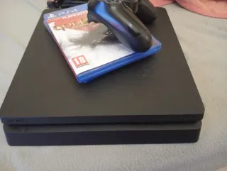 PS4 Negra + 2 Juegos + Mando funciona perfectament
