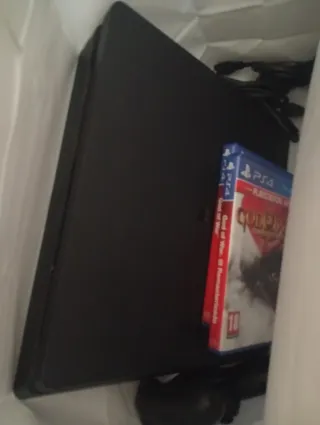 PS4 Negra + 2 Juegos + Mando funciona perfectament