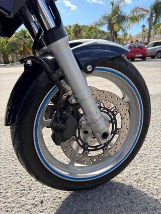 Yamaha FZ 600cc S2, Fazer 72 KW / 98 CV (Sport)