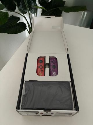 Nintendo Switch OLED Edizione Pokémon Scarlet & Violet