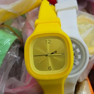 35 Relojes de Pulsera de Colores