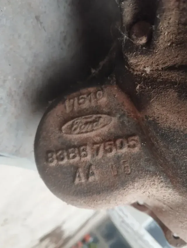 Caja de cambios Ford Sierra 83BB 7505 AA