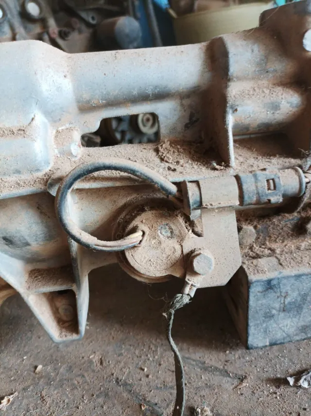 Caja de cambios Ford Sierra 83BB 7505 AA