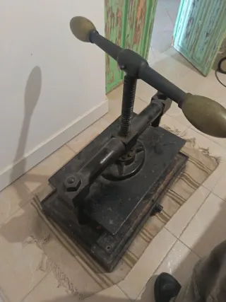 Prensa de imprenta antigua de hierro 41x66 cm