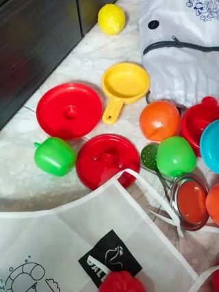 Juguetes de Cocina y Delantal Infantil