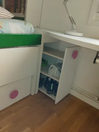 Cama nido con escritorio y estantería