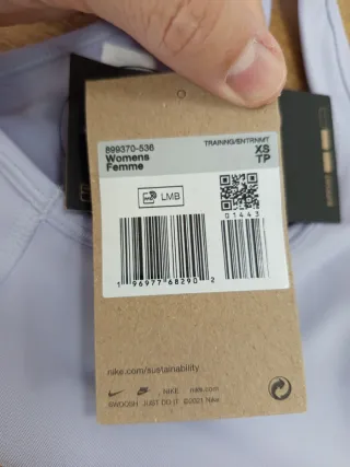 Top deportivo Nike morado XS