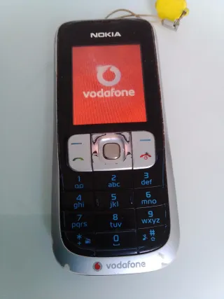 Teléfono Vodafone Nokia Vintage + Cargador