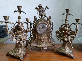 Candelabro de Bronce con Figura