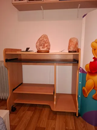 Escritorio de madera