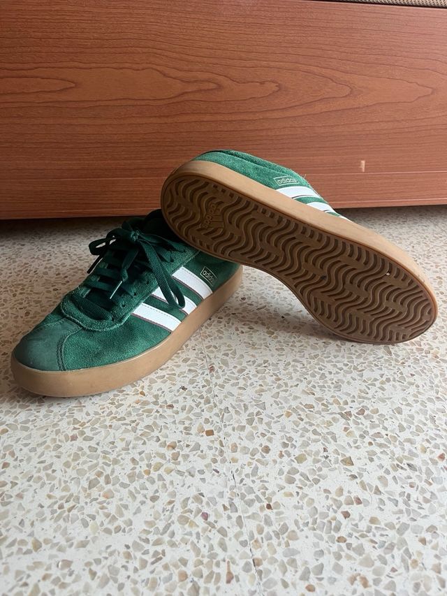 Zapatillas Adidas Verdes y Marrones