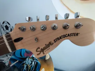 Guitarra Eléctrica Fender Stratocaster Negra
