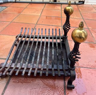 Parrilla para chimenea de metal