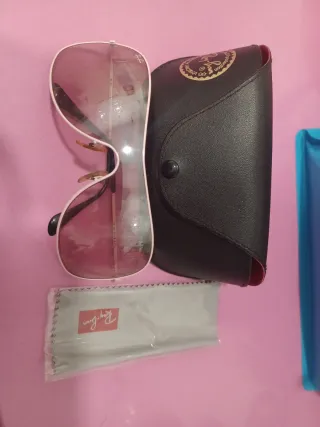 Gafas de sol Ray-Ban rosas y negras