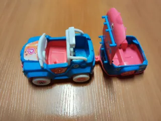Muñecas Pin y Pong, Ambulancia y coche remolque