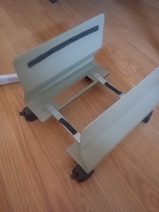 Soporte CPU con ruedas