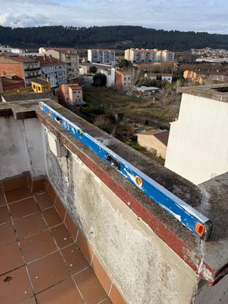 Nivel 1.8m con imanes (Se entrega limpio)