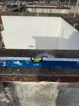 Nivel 1.8m con imanes (Se entrega limpio)