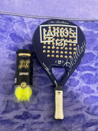 Pádel Larios con funda y pelotas
