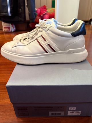 Hogan Sneakers Bianche con Dettagli Rossi
