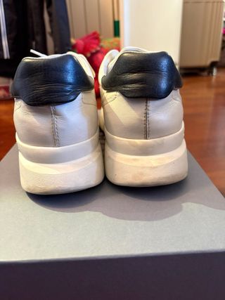 Hogan Sneakers Bianche con Dettagli Rossi