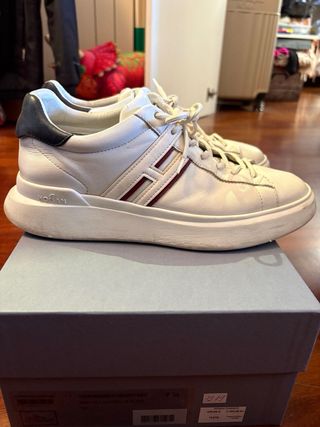 Hogan Sneakers Bianche con Dettagli Rossi