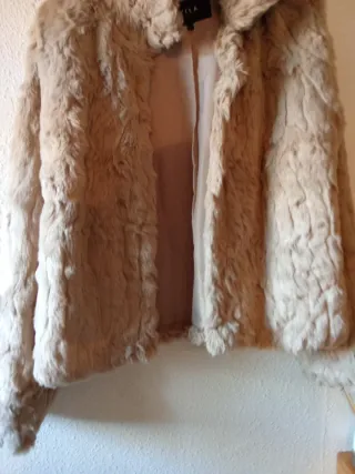 Abrigo corto pelito mujer marrón