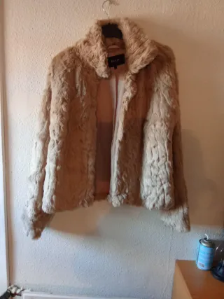 Abrigo corto pelito mujer marrón