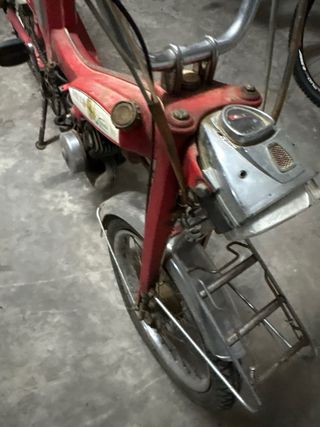 Mobilette Super Lujo - Sin papeles