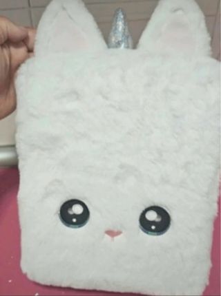 Muñeca LOL con maleta de viaje