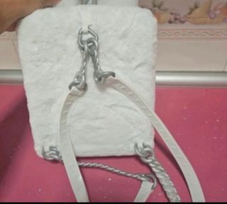 Muñeca LOL con maleta de viaje