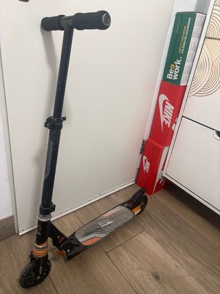 Patinete Oxelo Negro y Naranja
