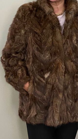 Chaquetón de pelo tonos marrones