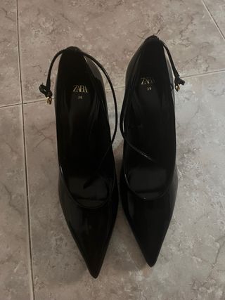 Zapatos de tacón negros talla 39