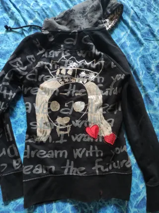 Chaqueta Desigual con capucha Talla M