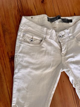 Pantalón vaquero blanco