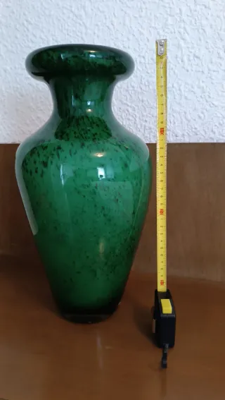 Jarrón de vidrio soplado verde