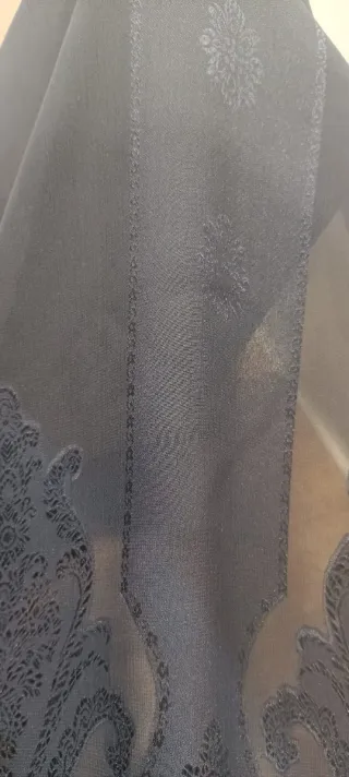 Chal azul marino bordado