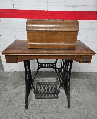 Máquina de coser antigua HAID&NEU