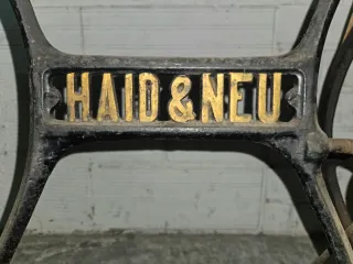 Máquina de coser antigua HAID&NEU