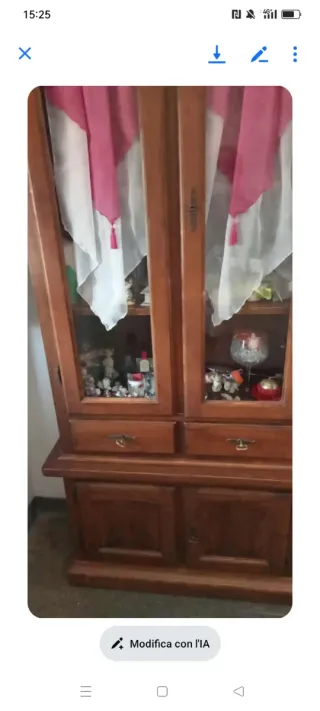 Vetrina in legno e vetro