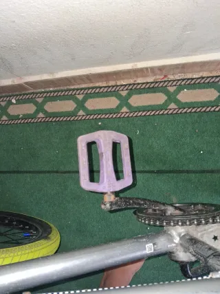 Bicicleta BMX plateada