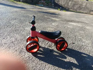 Bicicleta 4 ruedas infantil