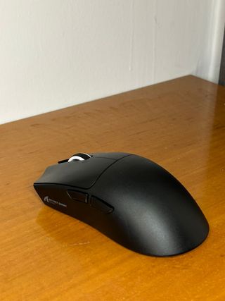 Ratón Gaming Attack Shark X11 Inalámbrico negro.