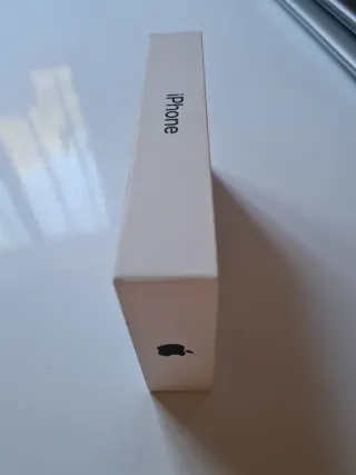 Caja original iPhone 15