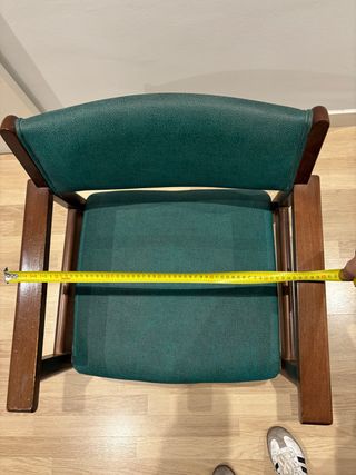 Silla ancha de madera y tela impermeable