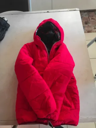 Piumino rosso bambino taglia 8 anni